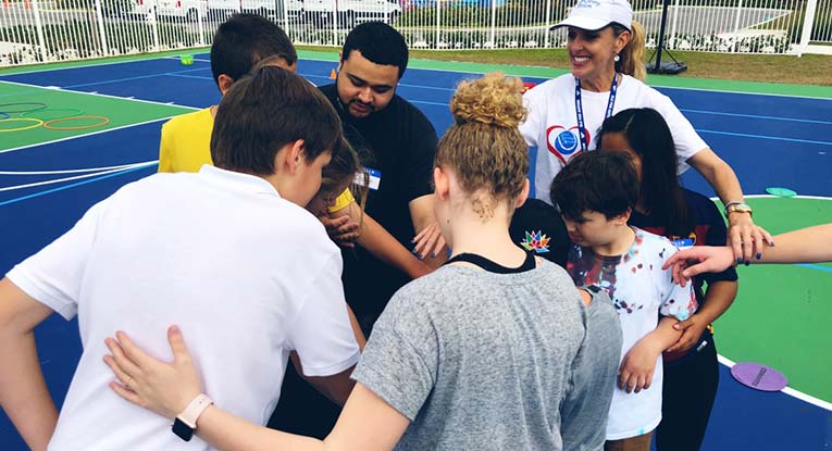 2018-Els-for-Autism-Group-Cheer_crop